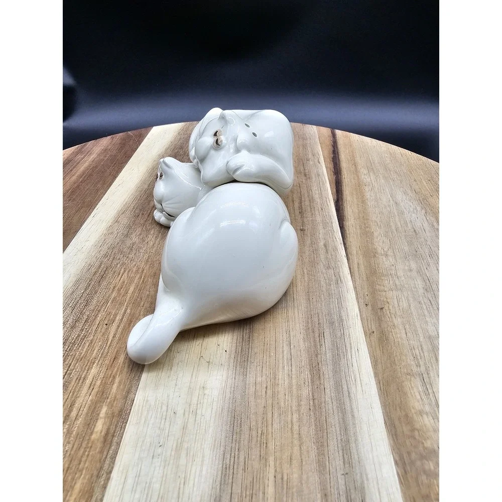 Vintage Fitz & Floyd Cat Nap Nesting Cats Pair Of Salt & Pepper Shakers
